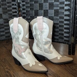 ShuShop Silver Cream Heels Boots Western Cowboy NEW in Box ZIZI gold